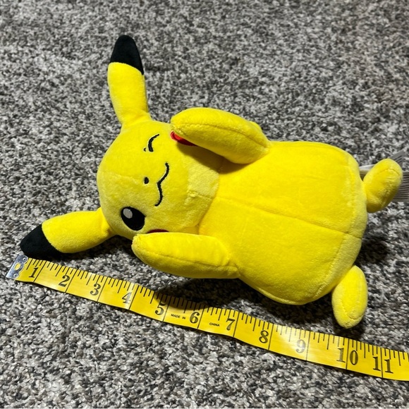 Pikachu Winking Plush - Pokémon - 10” Stuffed Toy-2021 - Picture 6 of 6